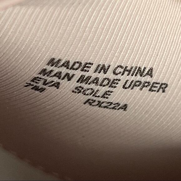 Michael Kors Women's Sandals with Gold  Flower Accents  Sz 7 - Picture 12 of 16